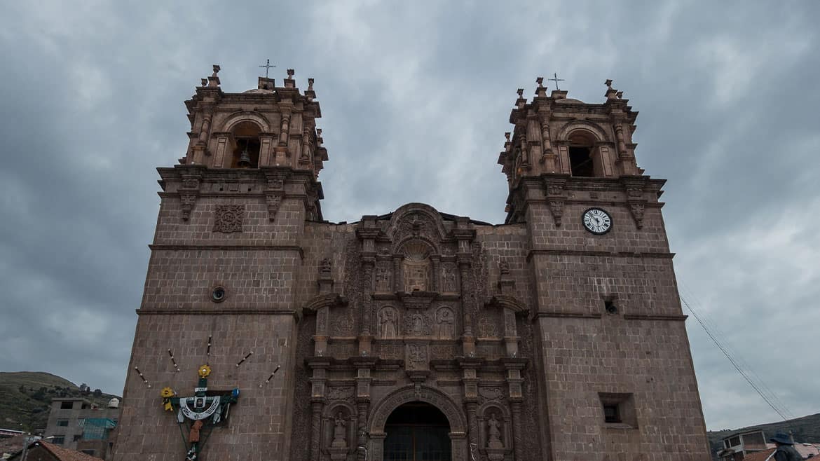 Jede Grenzüberquerung bietet neue Überraschungen 1 Kathedrale von Puno