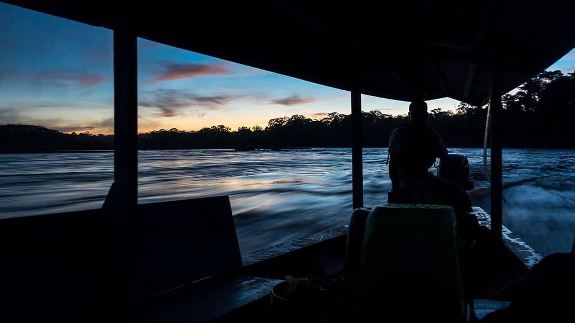 Sonnenaufgangsstimmung auf dem Rio Tambopata