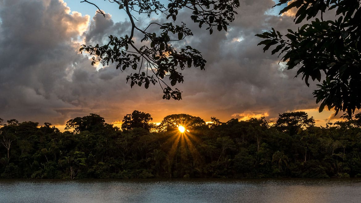Ein weiterer Wunsch geht in Erfüllung: Riesenotter! 5 Sonnenuntergang am Lago Sandoval