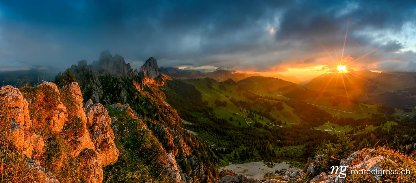 Panoramabilder Schweiz. fantastic summer sunset at Gastlosen. Marcel Gross Photography
