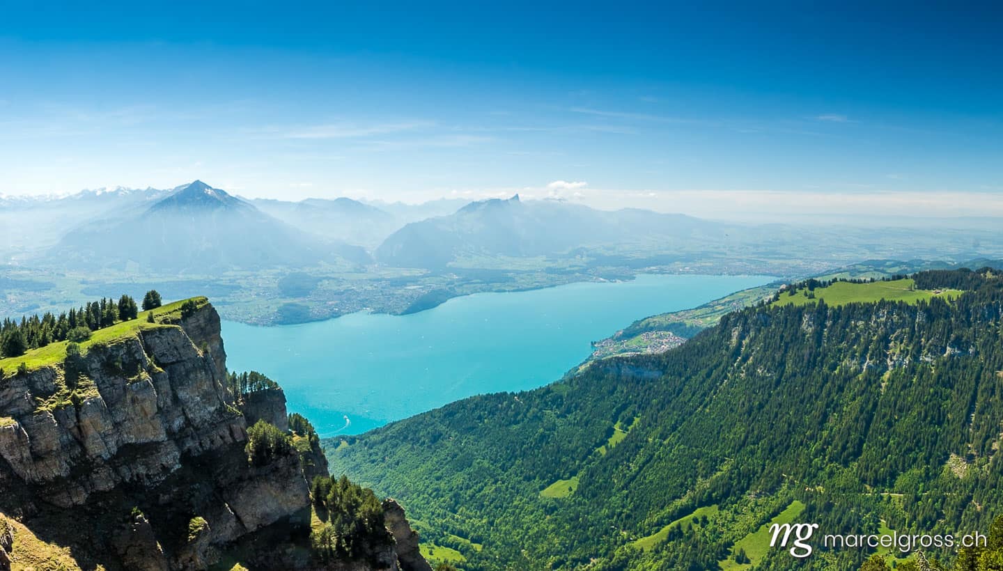 Panoramabilder Schweiz. Niederhorn, Niesen and Lake Thun on a beautiful summer day. Marcel Gross Photography