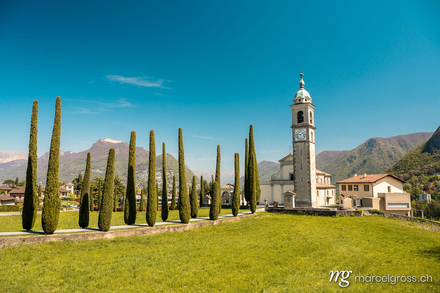 Tessin Bilder. Church Chiesa Parrocchiale di Sant'Abbondio in Collina d'Oro in Ticino. Marcel Gross Photography
