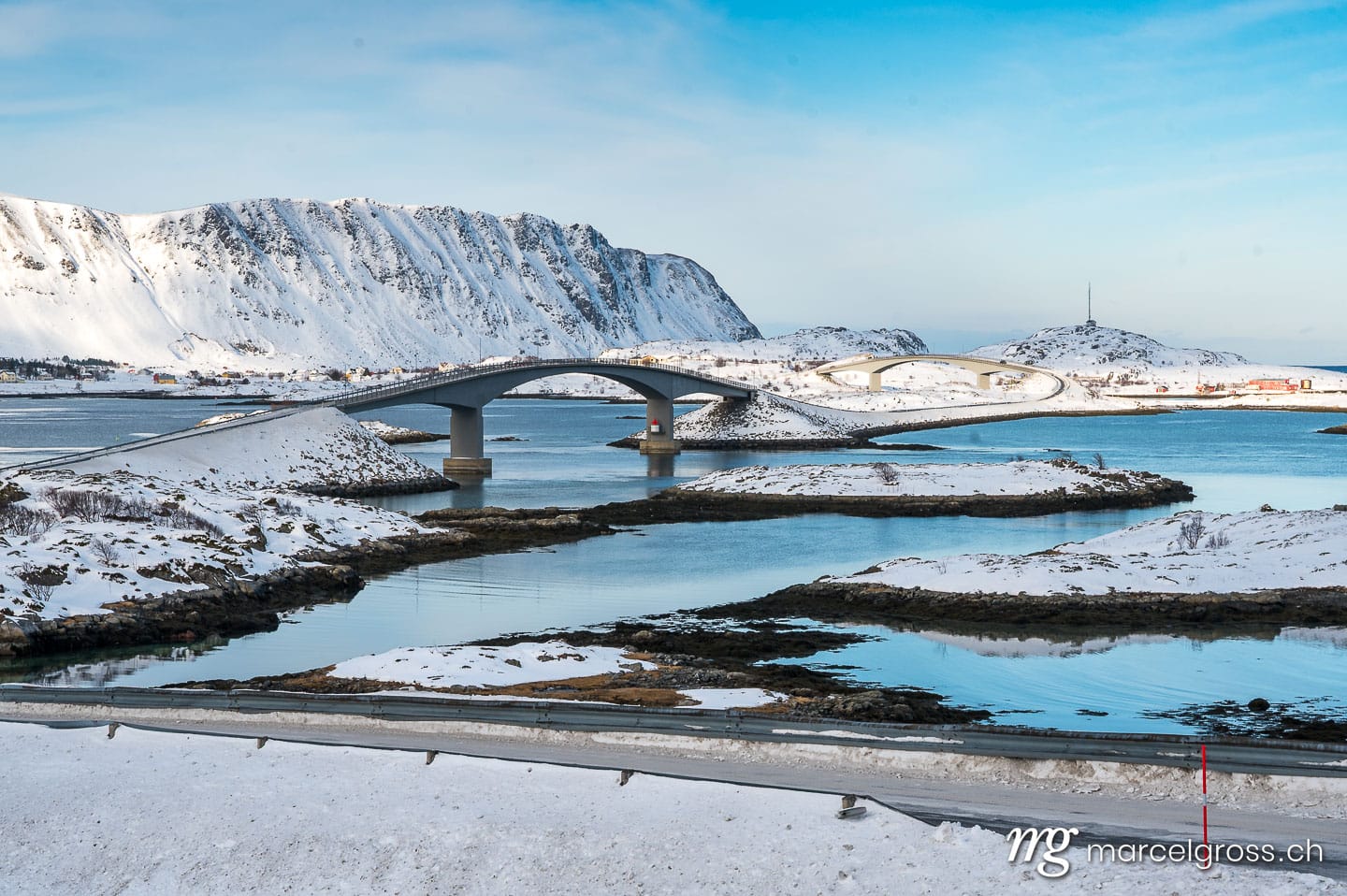 Winter Bridge Crossing in Kvalvika Beach, Ytresand, Northern Norway. Lofoten Bilder (c) Marcel Gross Photography