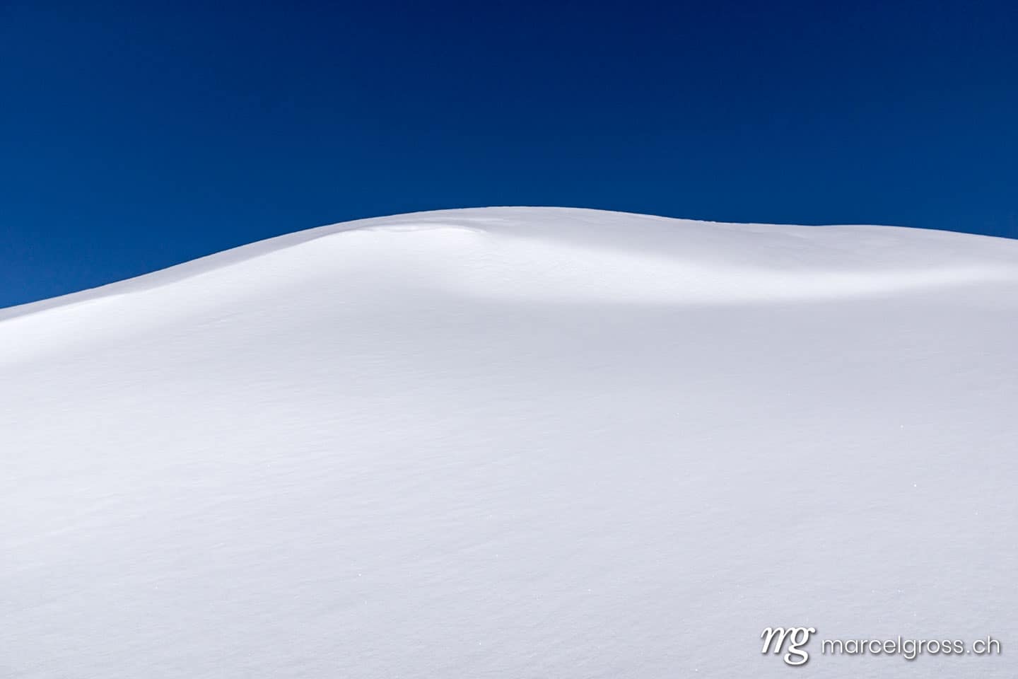 . perfect wave of snow. Marcel Gross Photography