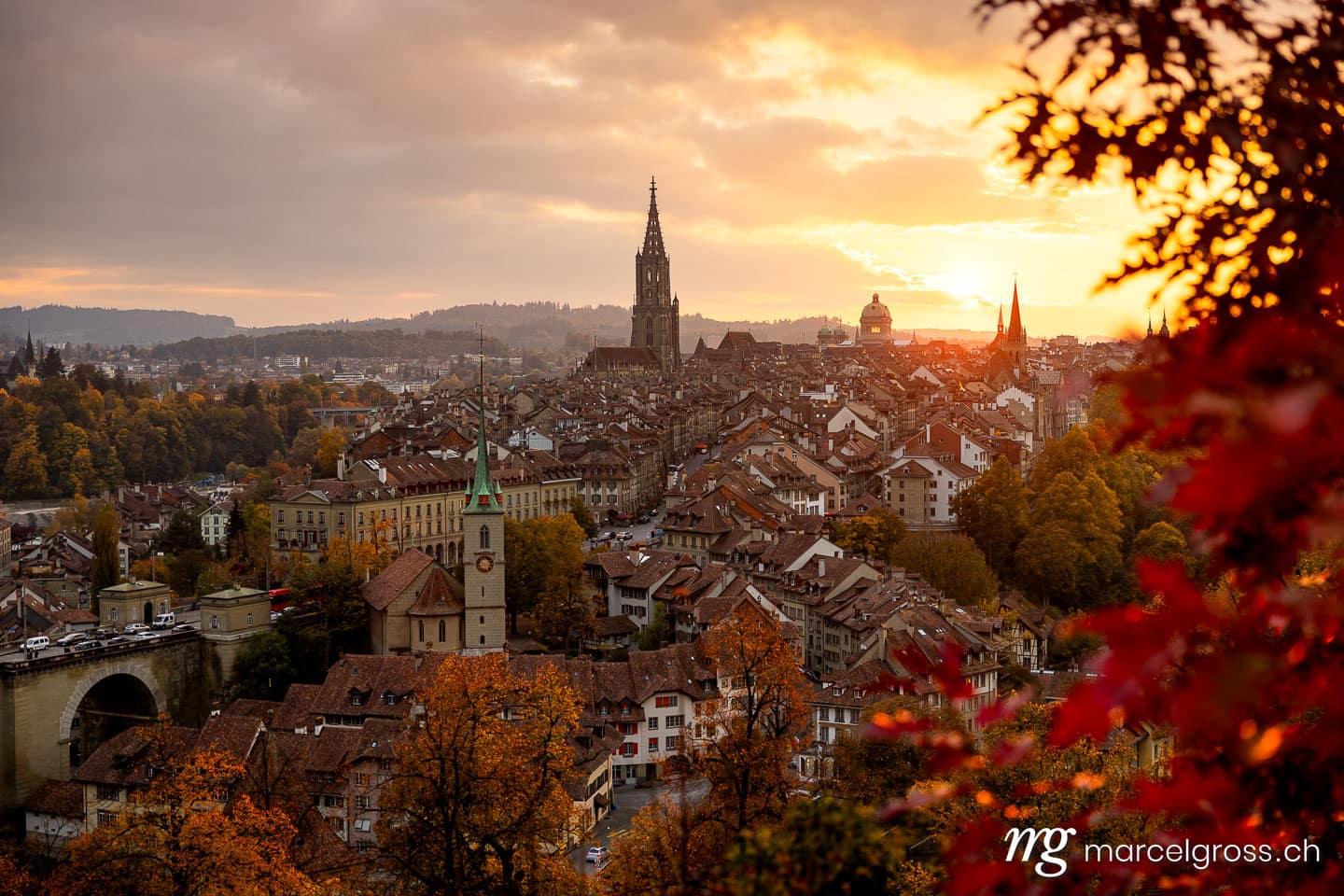 Berner Altstadt an einem während eines Herbsttagsonnenuntergang. Bern Bilder (c) Marcel Gross Photography