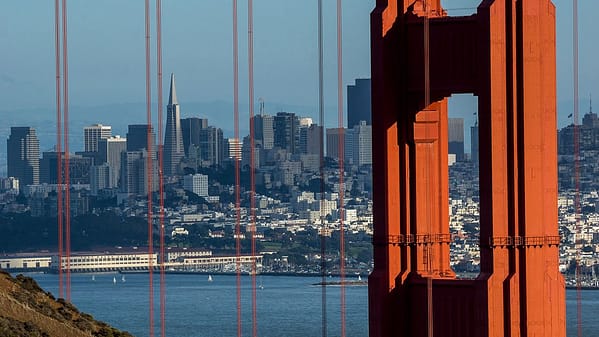 Golden Gate Bridge und Downtown San Francisco