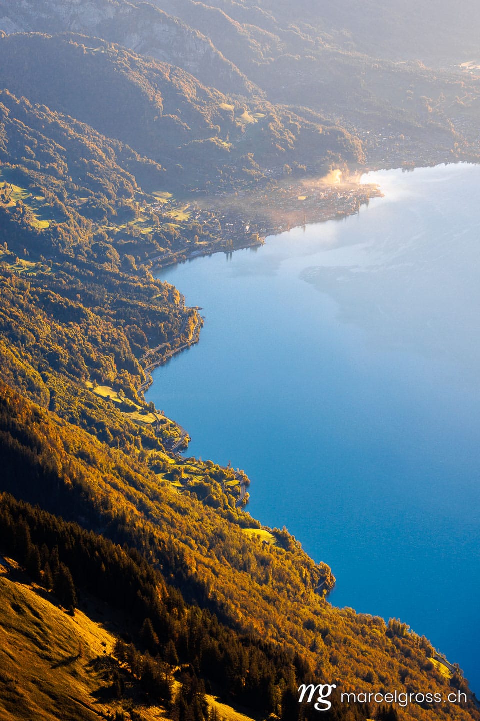 Herbst am Brienzersee. . Marcel Gross Photography