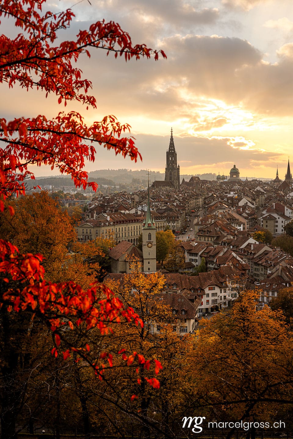Berner Altstadt an einem während eines Herbsttagsonnenuntergang. Bern Bilder (c) Marcel Gross Photography
