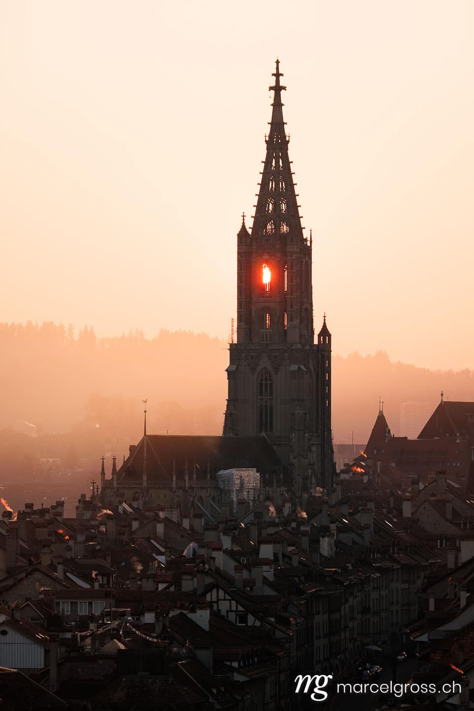Stadt Bern Bilder. Berner Münster beim Sonnenuntergang. Marcel Gross Photography