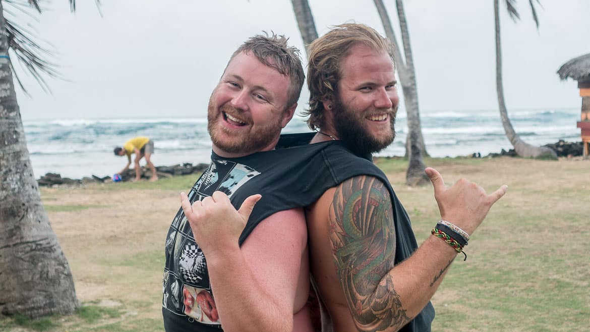 Bertons T-Shirt wird zerstört