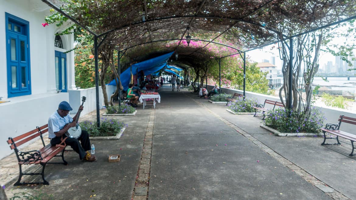 Rundmauer um Casco Viejo